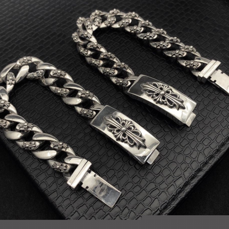 Ch**me He**ts bracelets